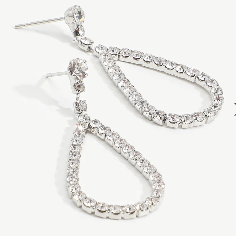 LAST CHANCE THIS$$$ Ardene Sparkling Gold Teardrop Earrings